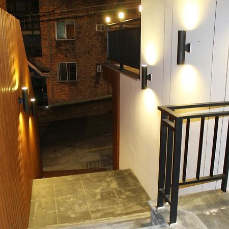 Lia House Hostel Busan Bagian luar foto